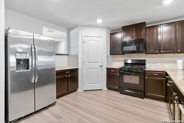 Image 4 of 31 For 3444 Copper Willow