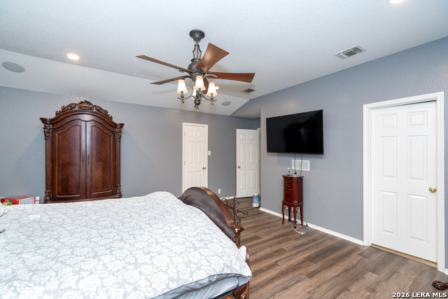 Image 19 of 33 For 10126 Cedarcliff