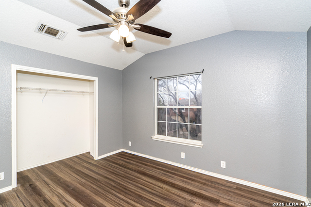 Image 22 of 33 For 10126 Cedarcliff