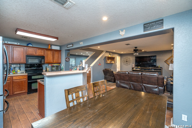 Image 4 of 33 For 10126 Cedarcliff