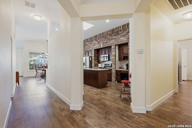 Image 10 of 32 For 200 Summit Vw