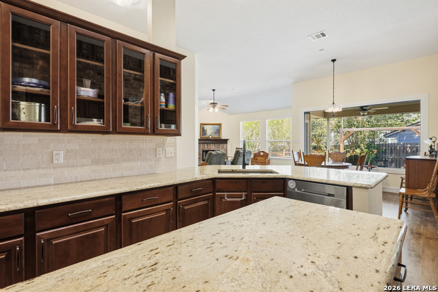 Image 12 of 32 For 200 Summit Vw