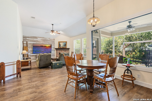 Image 15 of 32 For 200 Summit Vw