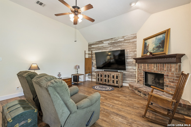 Image 18 of 32 For 200 Summit Vw