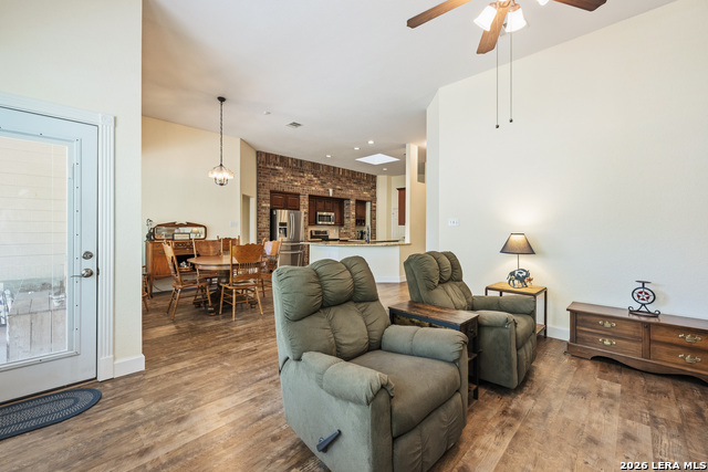 Image 20 of 32 For 200 Summit Vw