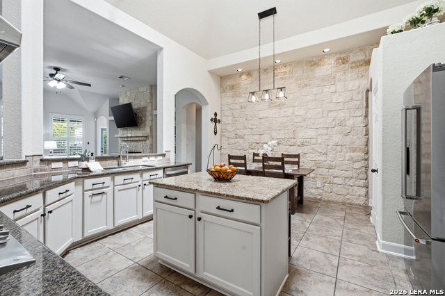 Image 2 of 59 For 2619 Cielo Trce