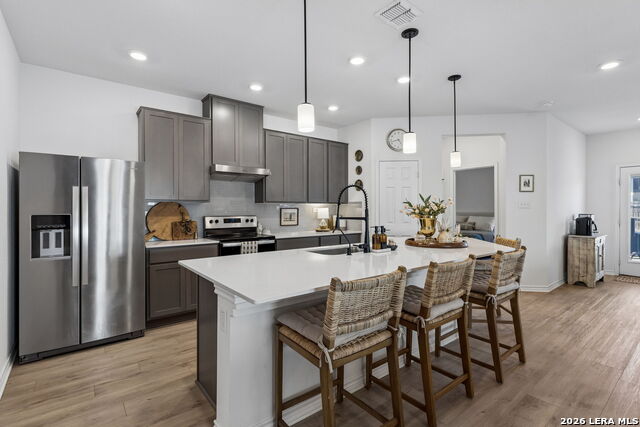 Image 8 of 31 For 235 Granite Shores Dr W