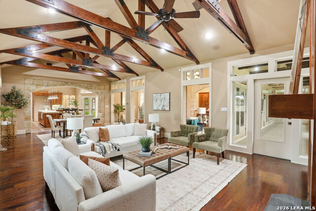 Listing photo id 9 for 3738 Las Casitas