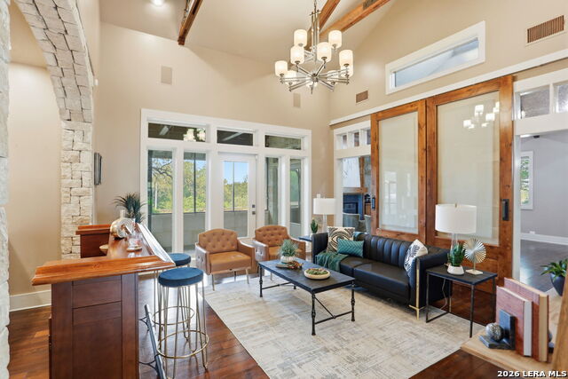 Listing photo id 12 for 3738 Las Casitas