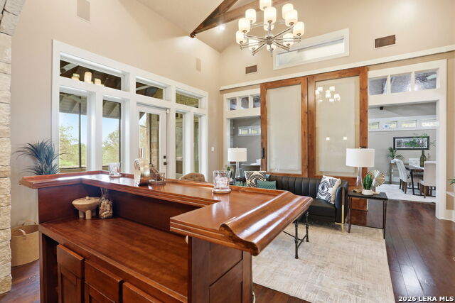 Listing photo id 14 for 3738 Las Casitas