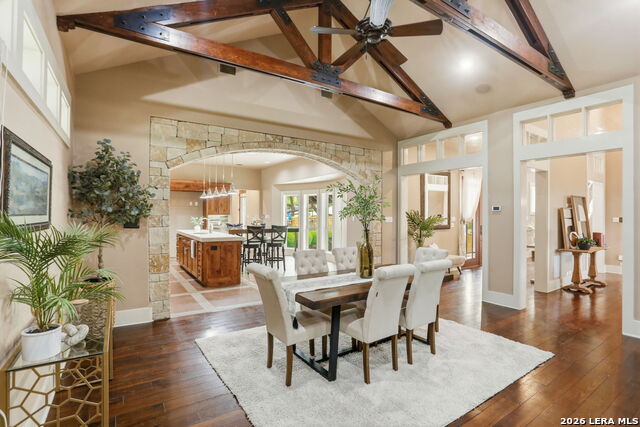 Listing photo id 15 for 3738 Las Casitas