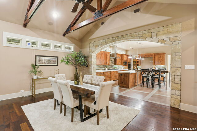 Listing photo id 16 for 3738 Las Casitas
