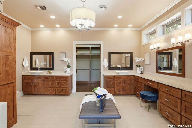 Listing photo id 24 for 3738 Las Casitas
