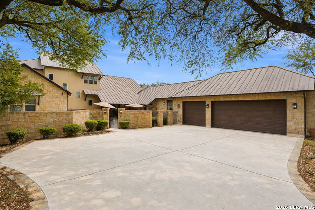 Listing photo id 1 for 3738 Las Casitas
