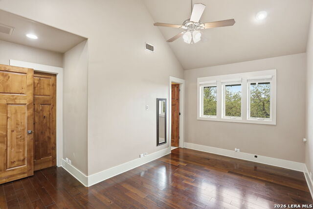 Listing photo id 34 for 3738 Las Casitas