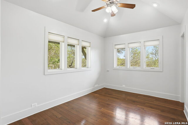 Listing photo id 36 for 3738 Las Casitas