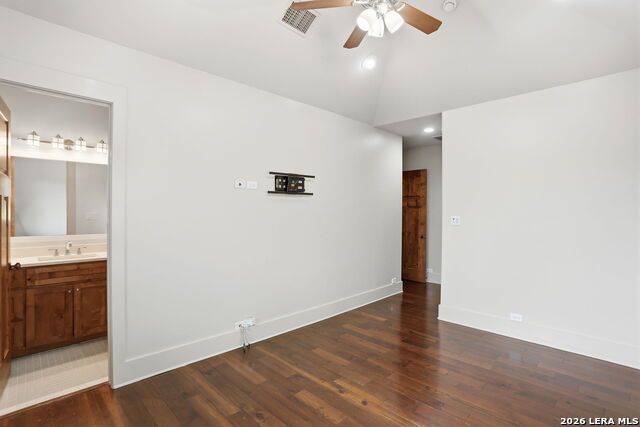 Listing photo id 37 for 3738 Las Casitas