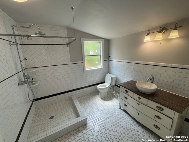 Image 8 of 9 For 218 Vance St