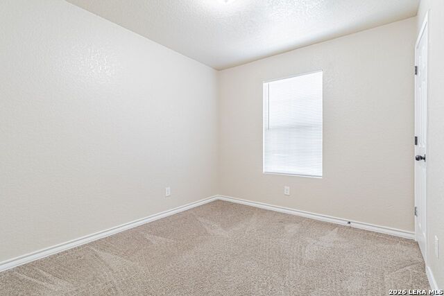 Listing photo id 13 for 4919 Appleseed Ct