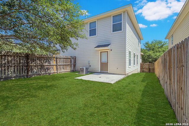 Listing photo id 19 for 4919 Appleseed Ct