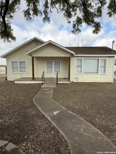 Image 4 of 12 For 719 Kelly St