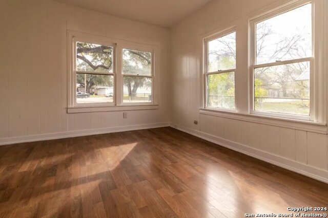 Image 7 of 12 For 719 Kelly St