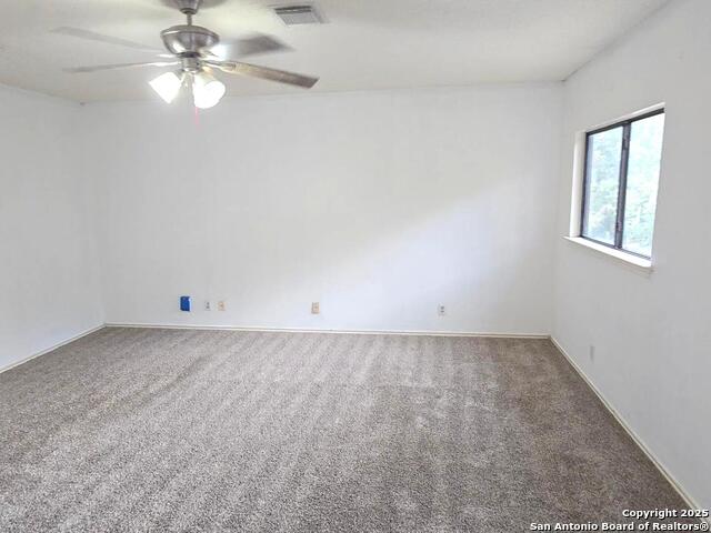 Listing photo id 16 for 9415 Silverfeather