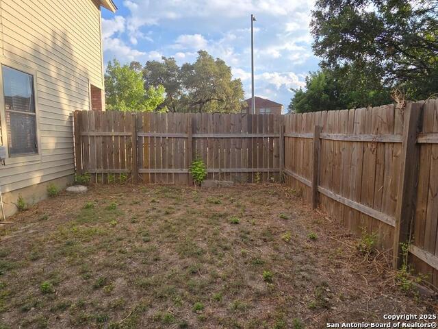 Listing photo id 38 for 9415 Silverfeather