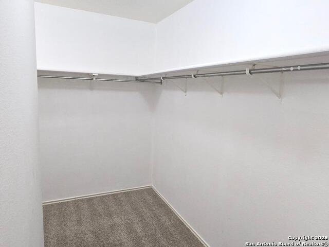 Listing photo id 40 for 9415 Silverfeather