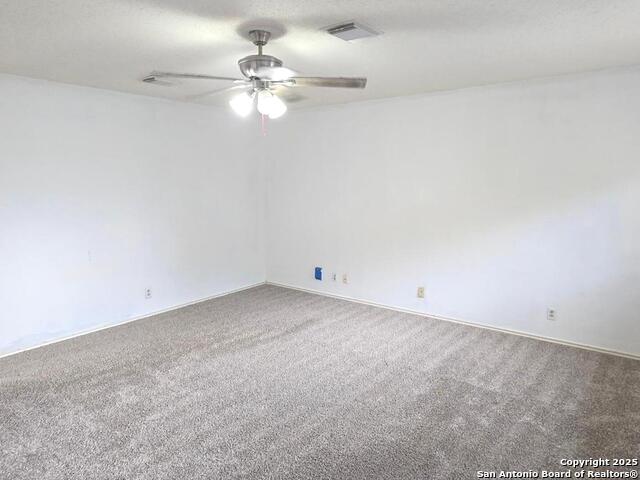 Listing photo id 41 for 9415 Silverfeather