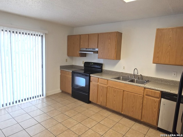 Listing photo id 63 for 9415 Silverfeather