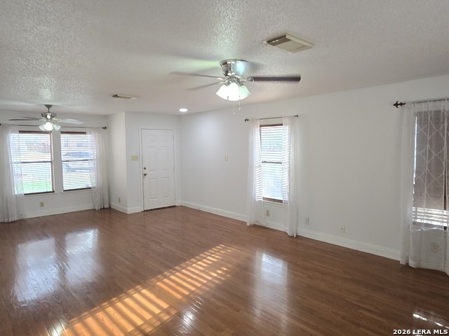 Listing photo id 67 for 9415 Silverfeather