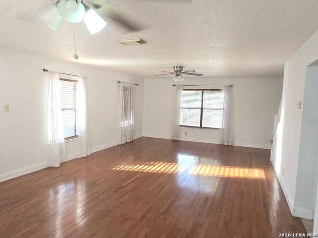 Listing photo id 72 for 9415 Silverfeather