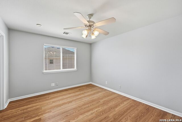 Image 25 of 38 For 831 Queens Oak