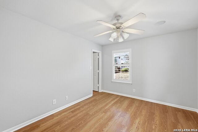 Image 27 of 38 For 831 Queens Oak