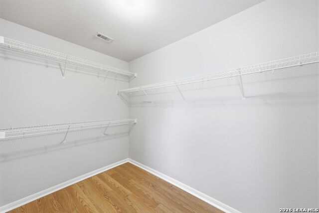 Image 28 of 38 For 831 Queens Oak