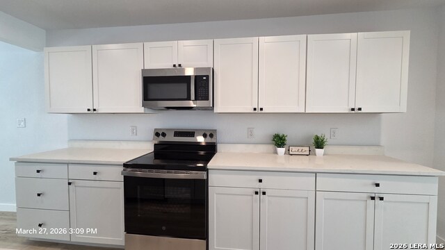 Image 16 of 28 For 2530 Woodlawn W