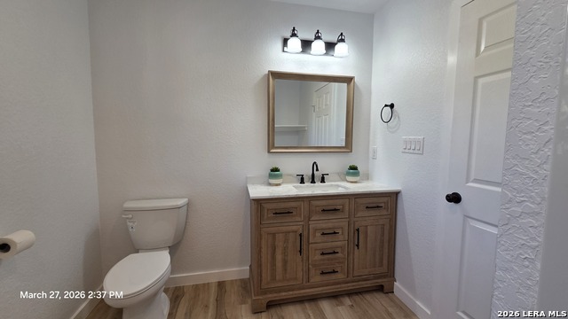 Image 17 of 28 For 2530 Woodlawn W