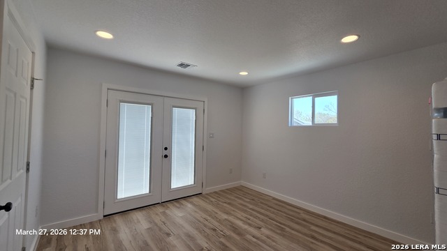 Image 20 of 28 For 2530 Woodlawn W