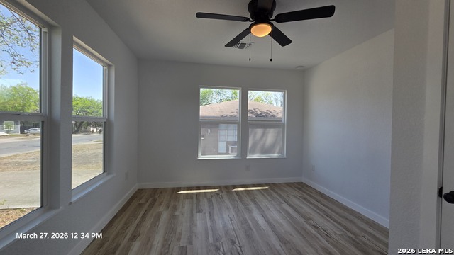 Image 27 of 28 For 2530 Woodlawn W