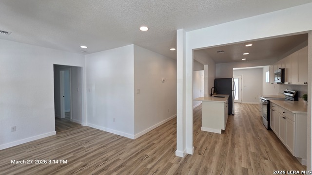 Image 5 of 28 For 2530 Woodlawn W