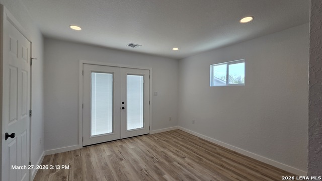 Image 6 of 28 For 2530 Woodlawn W