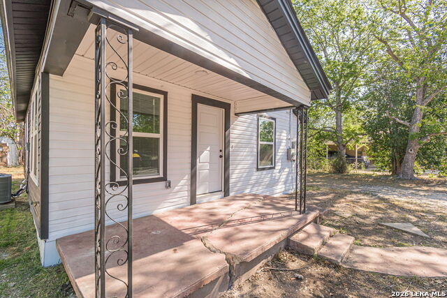 Image 13 of 34 For 524 Avenue B