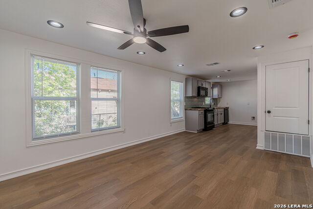 Image 14 of 34 For 524 Avenue B