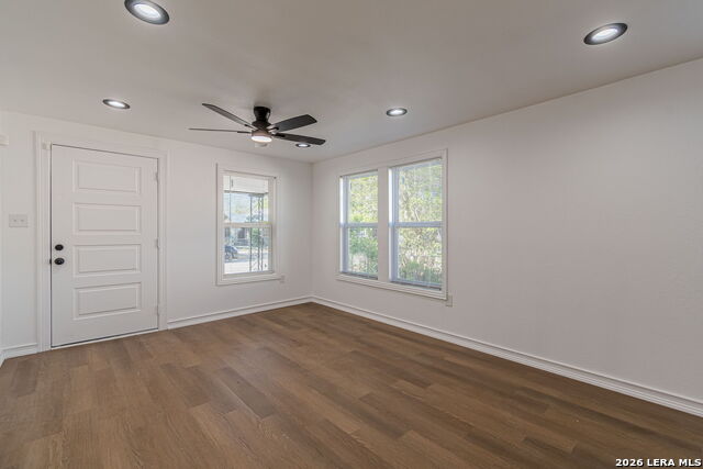 Image 17 of 34 For 524 Avenue B