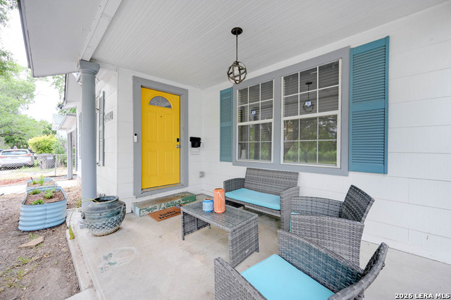 Image 4 of 34 For 2231 Woodlawn Ave W