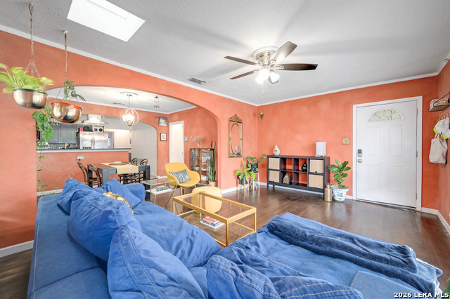 Image 8 of 34 For 2231 Woodlawn Ave W