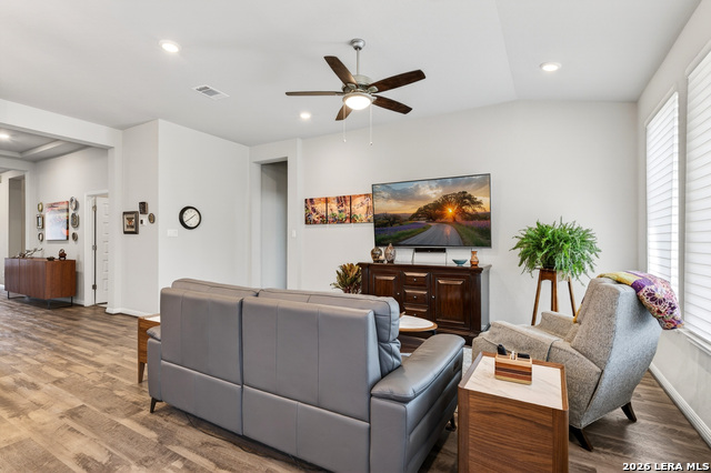 Image 7 of 33 For 3330 Rizzoli Ave