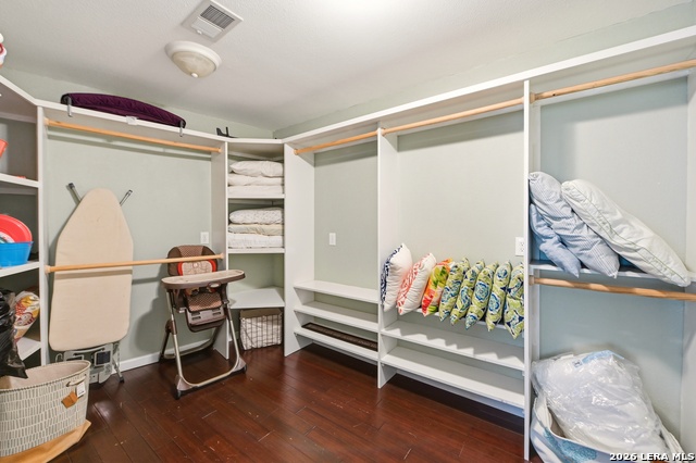 Image 35 of 68 For 1518 Lakeside