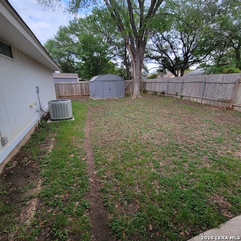 Image 15 of 16 For 1922 Oakline Dr